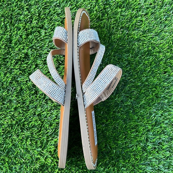 🦜STEVE MADDEN Rhinestone Sandals🦜 - Picture 3 of 8
